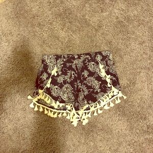 Paisley tasseled shorts